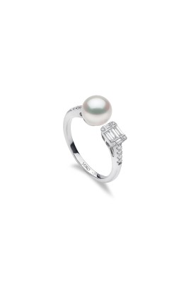 AKOYA PEARL AND DIAMOND RING IN 18CT GOLD
