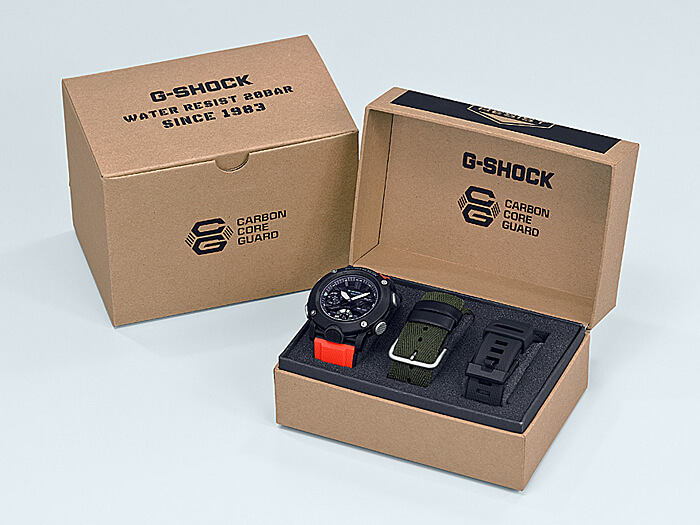 G-Shock GA2000 muški ručni sat u kutiji sa dodatnim narukvicama