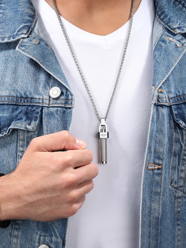 Police Urban Texture mušku ogrlicu od nerđajućeg čelika - modni detalj za muškarce u boji srebra , brzo i lako poručite putem S&L Jokić online prodavnice.