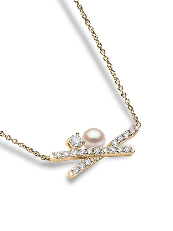 Yoko London Akoya bisernu ogrlicu sa dijamantima (0,673ct) i japanskim Akoya biserima u žutom zlatu od 18ct, poručite putem S&L Jokić online shop-a.