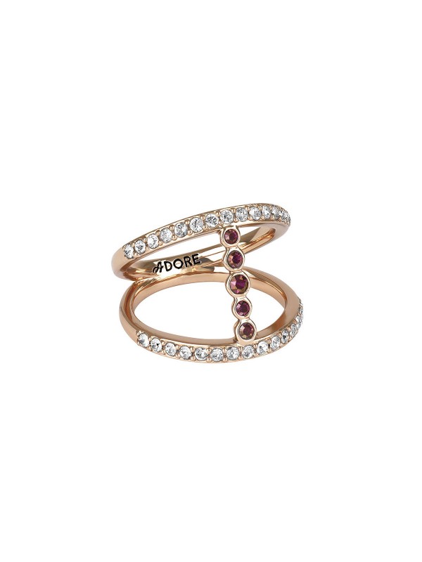 Prsten sa prevlakom u boji ružičastog zlata i pavé Swarovski® kristalima. 
Šik dizajn i savršen detalj za svaki izgled.
Veličina: 55 (M)